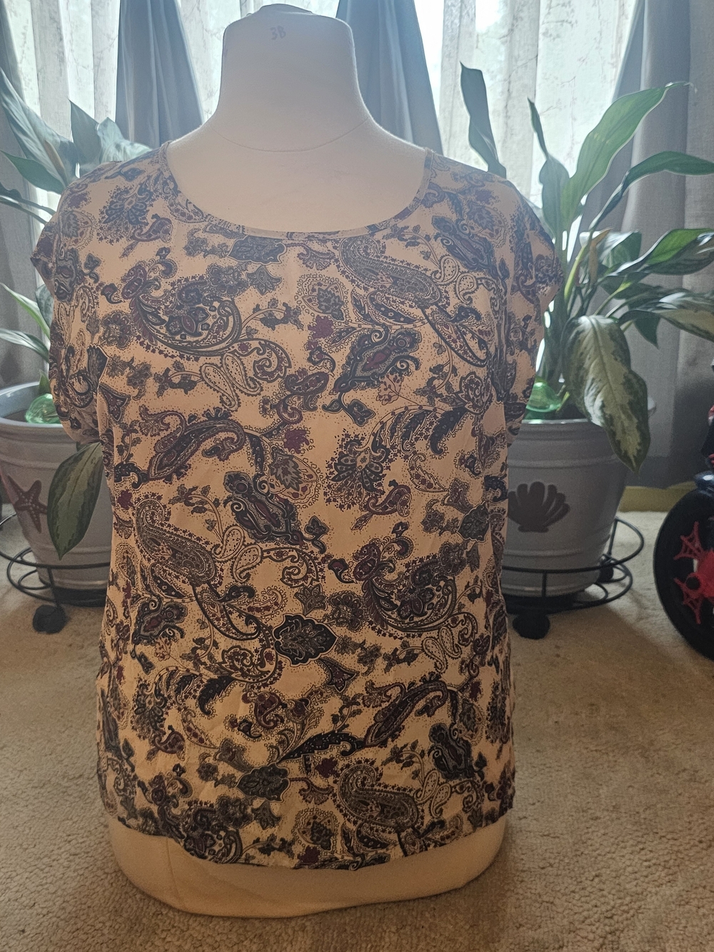 DR2 Cream Top with Blue Paisley Print